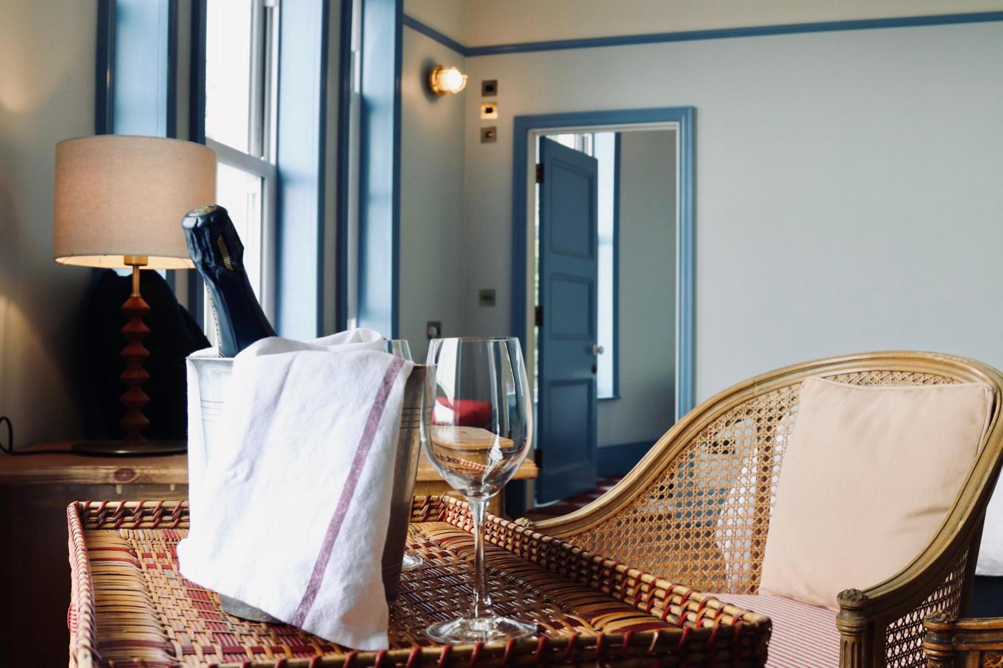 The London & Paris Hotel Фолькустоун Экстерьер фото