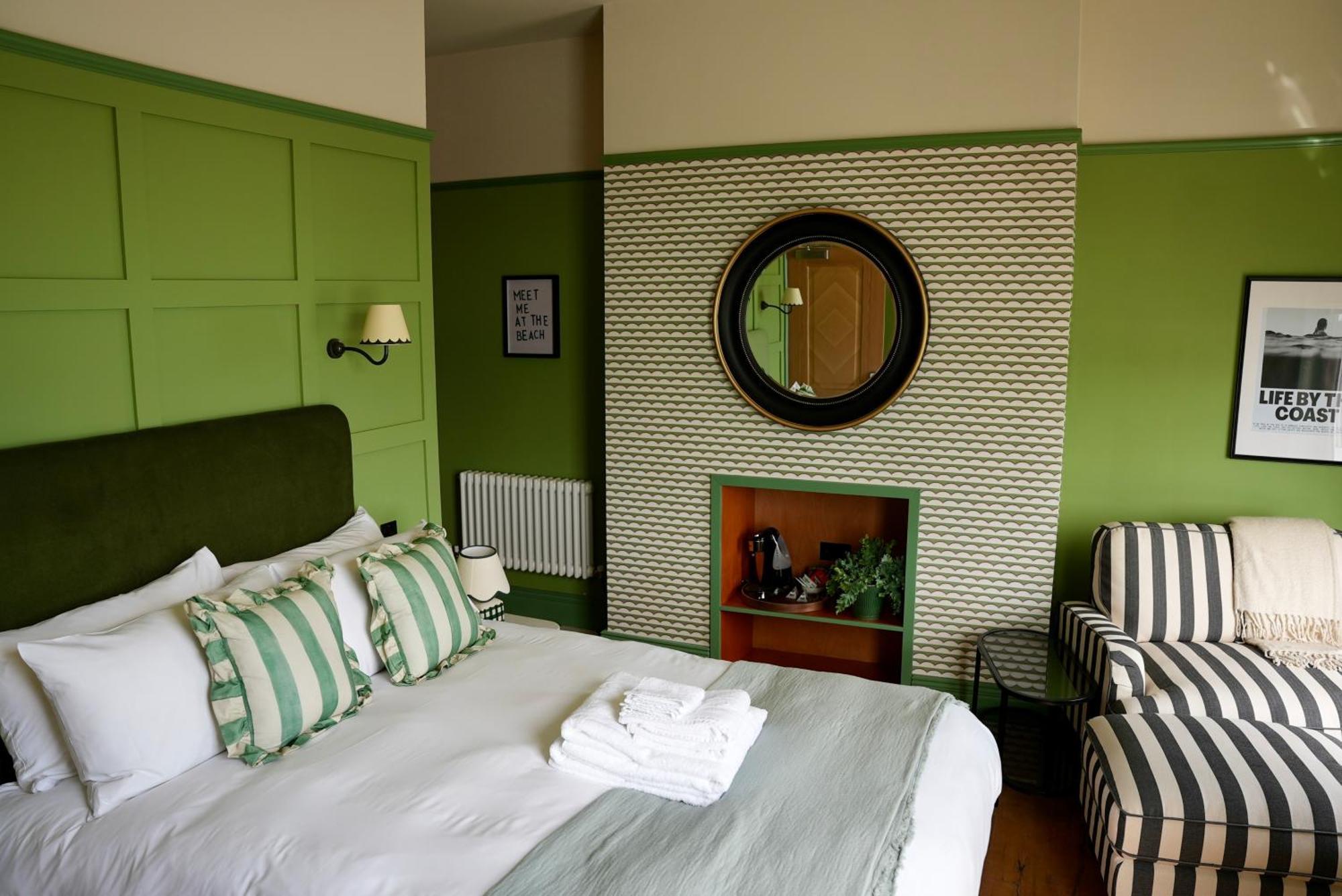 The London & Paris Hotel Фолькустоун Экстерьер фото